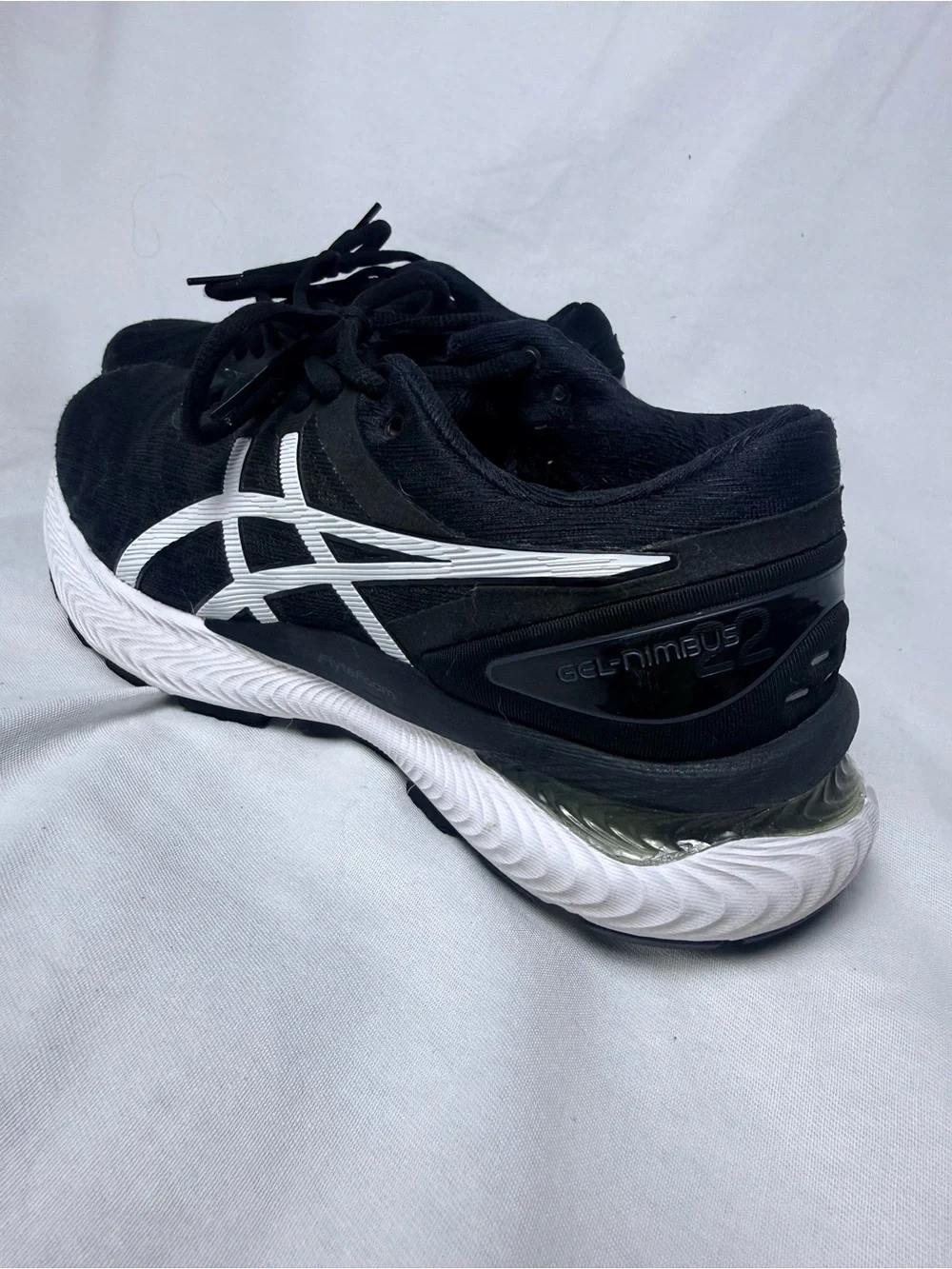 Asics shock accents